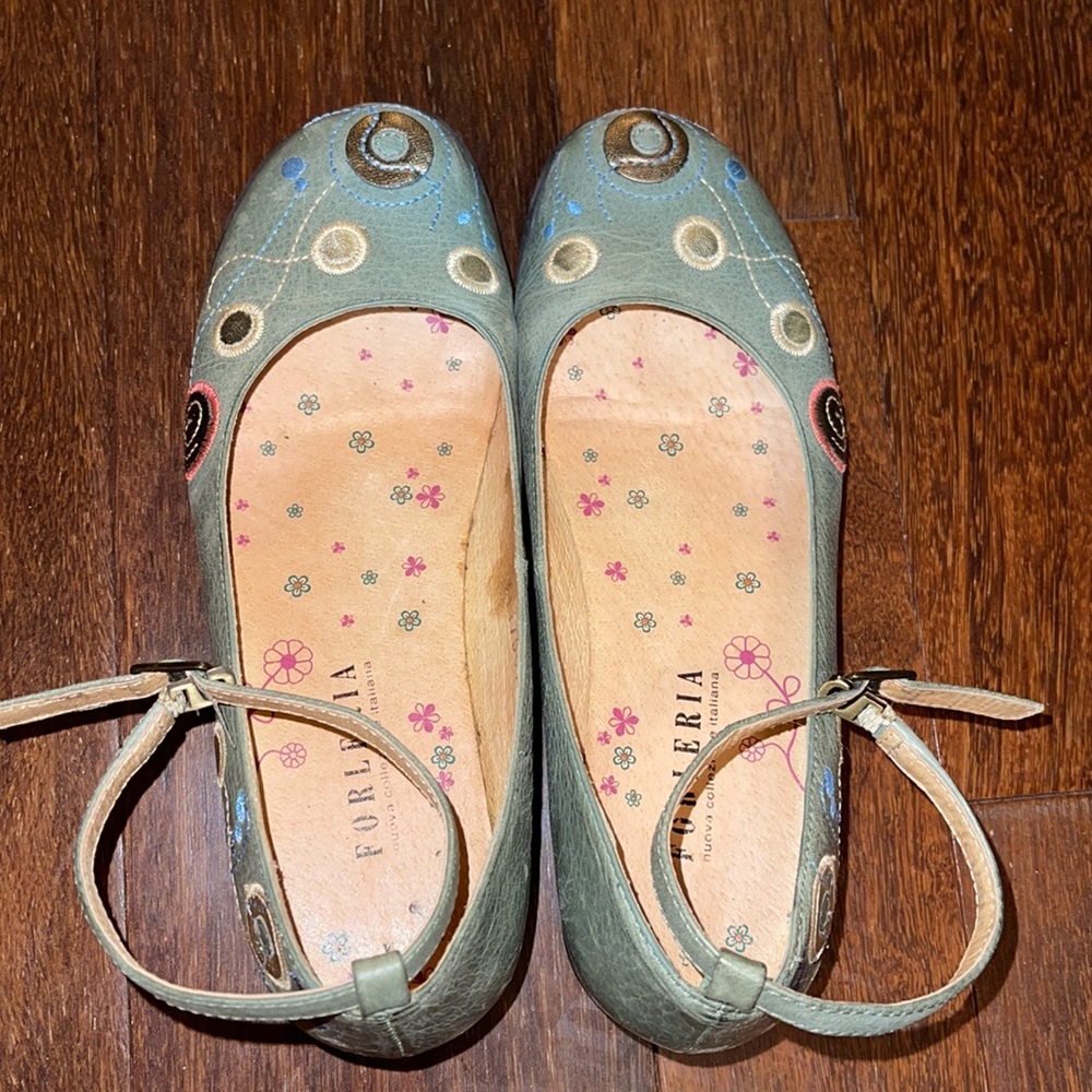 Playful embellished appliqués wedged shoes - Picture 2 of 12